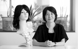 元ファッション雑誌編集者ががん患者のウィッグを作る